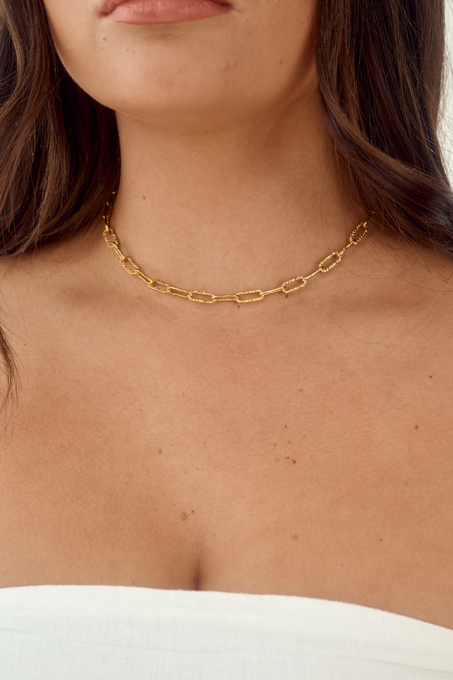 CARA choker chain